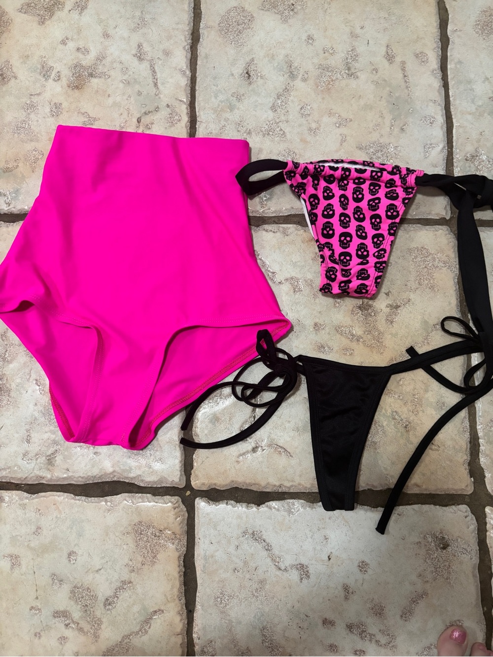 Cute Mix & Match Bikini Bottoms Lot 3 Pieces Pink Skull Goth Y2K small medium